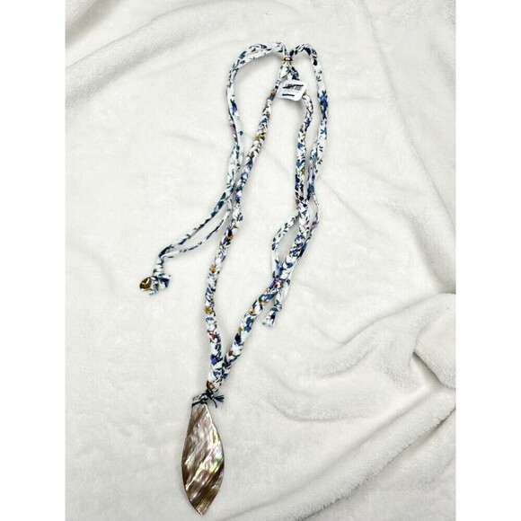 Free People Jewelry - NEW Free People Ariana Ost The Era Strand Necklace Shell Pendant Bohemian Beach